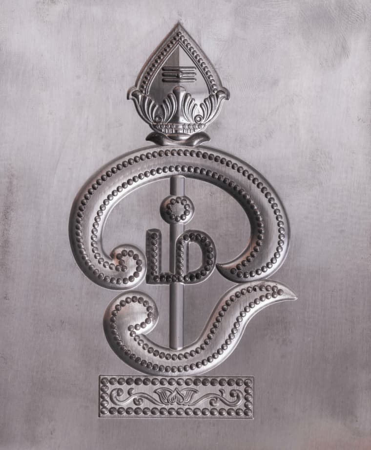 Religious symbol dies
